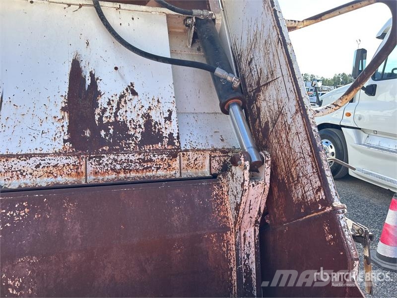 Sterling L7500 Waste trucks