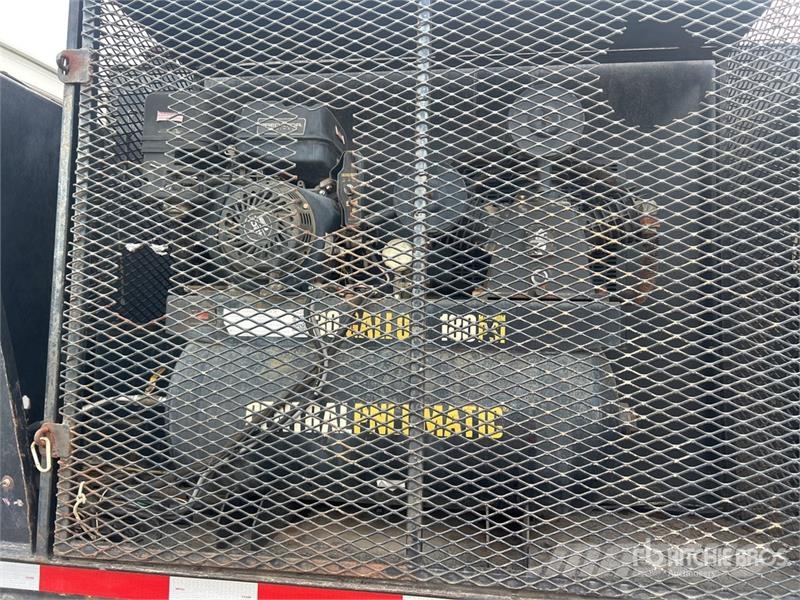 Sterling L7500 4x2 Fuel and Lube Truck Tovornjaki cisterne