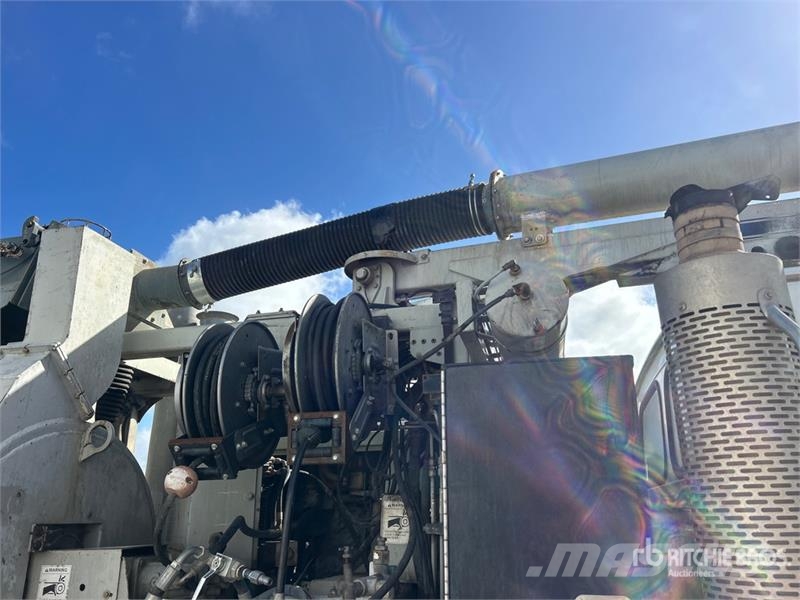 Sterling LT7500 Kombinētās vakumsūkņa mašīnas