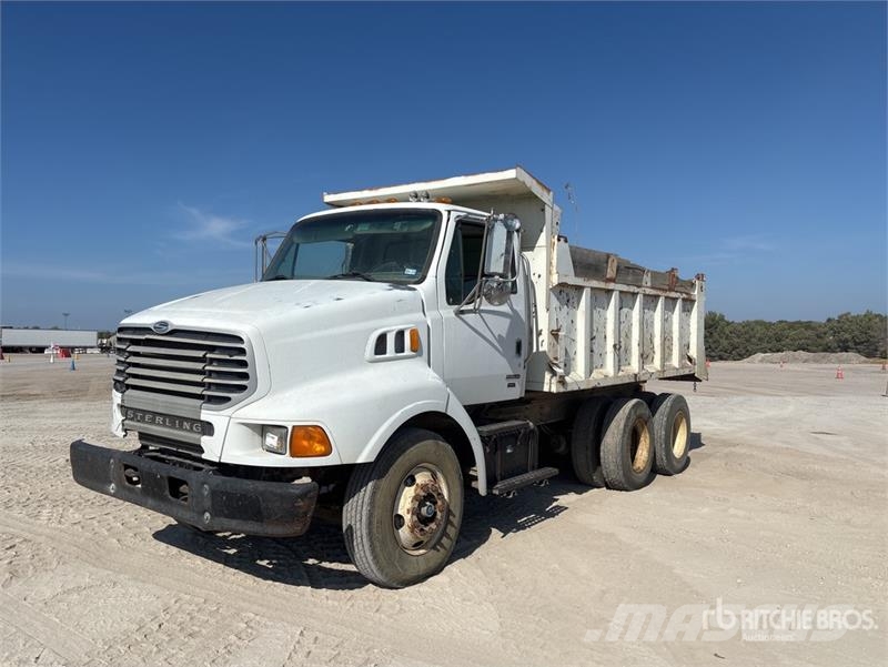Sterling LT8500 Savivarčių priekabų vilkikai