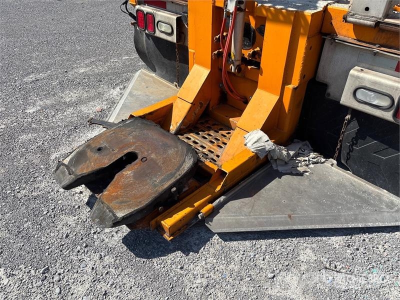 Sterling LT9500 Avtotransporterji