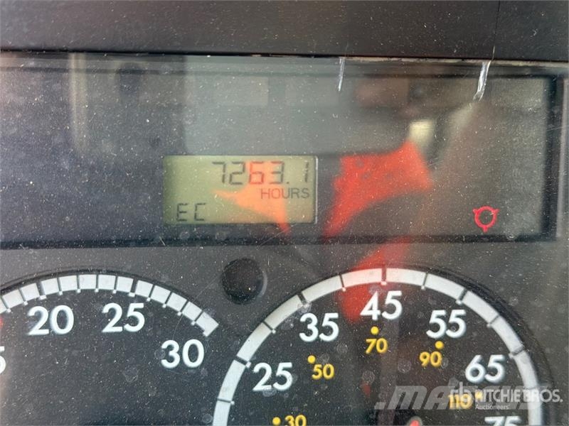 Sterling LT9500 Kombinuotos paskirties / vakuuminiai sunkvežimiai
