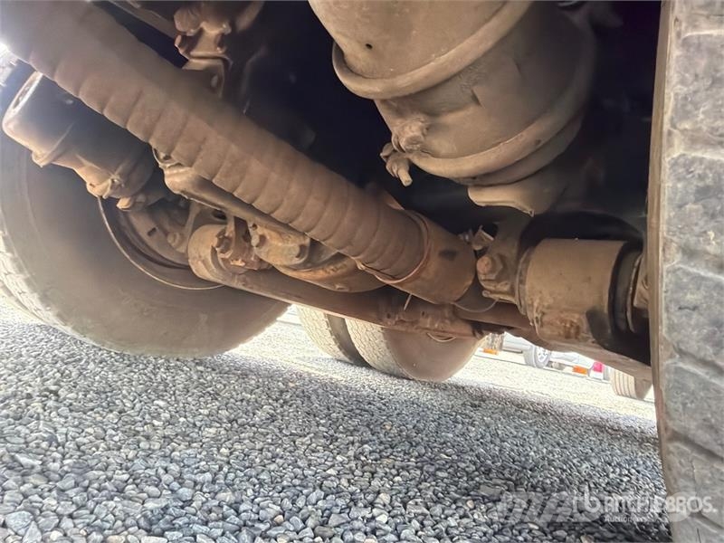 Sterling LT9500 Kombinuotos paskirties / vakuuminiai sunkvežimiai