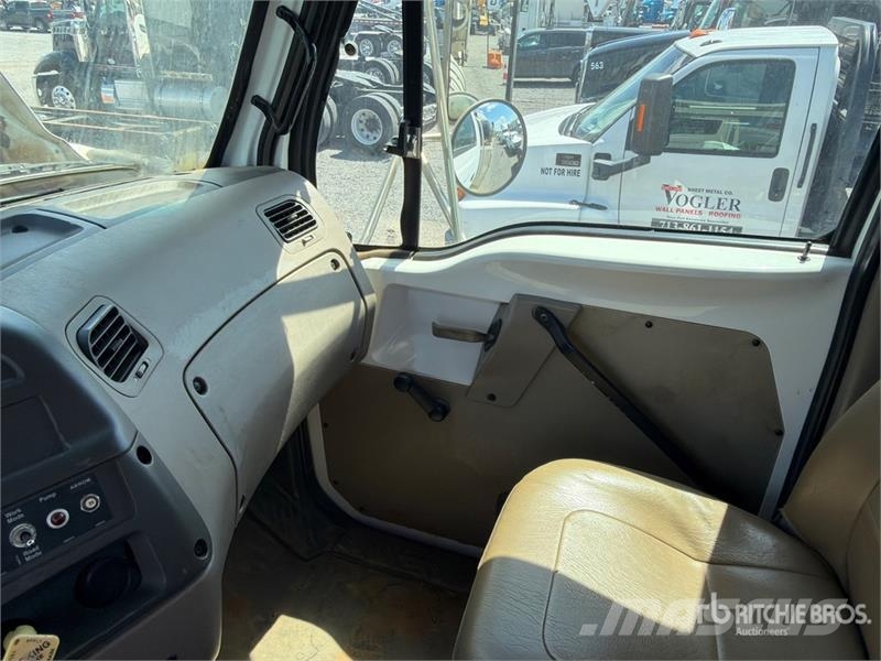 Sterling LT9500 Kombinuotos paskirties / vakuuminiai sunkvežimiai