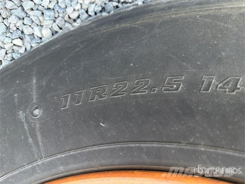 Sterling LT9500 Kombinuotos paskirties / vakuuminiai sunkvežimiai