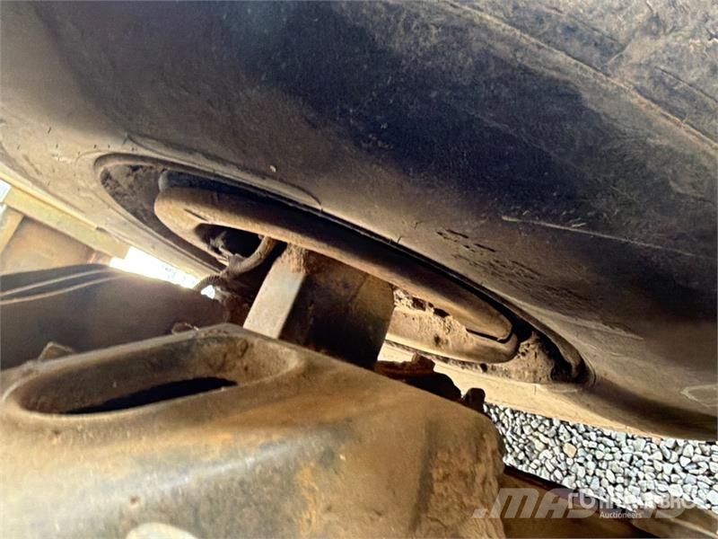 Sterling LT9500 Kombinuotos paskirties / vakuuminiai sunkvežimiai