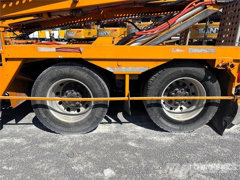 Sterling LT9500 Avtotransporterji