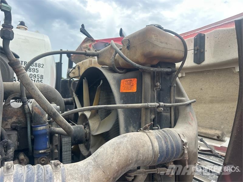 Sterling LT9511 8x4 Mixer Truck (Inoperable) Betonikuorma-autot