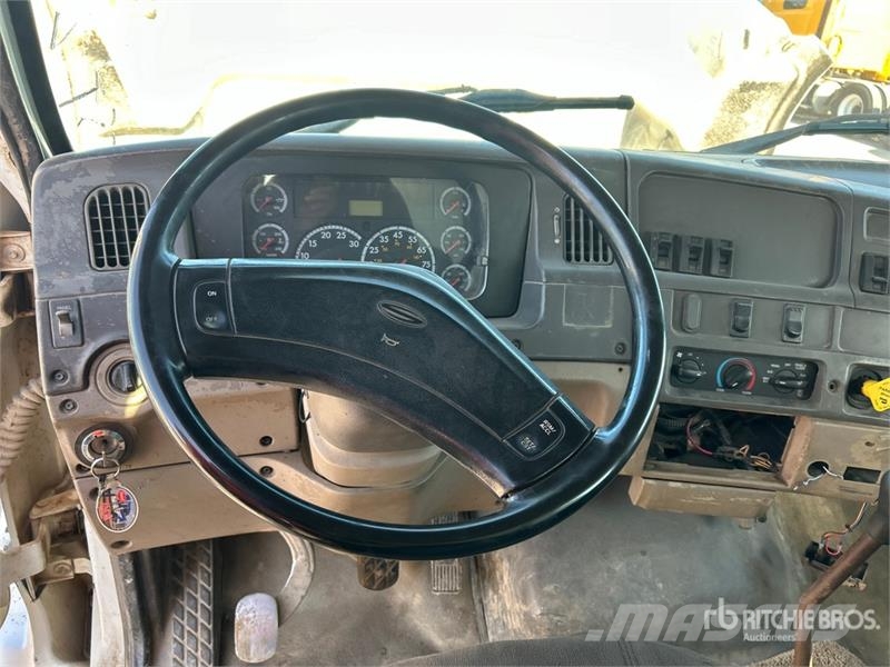 Sterling M7500 4x2 Fuel and Lube Truck Cisternové nákladné vozidlá