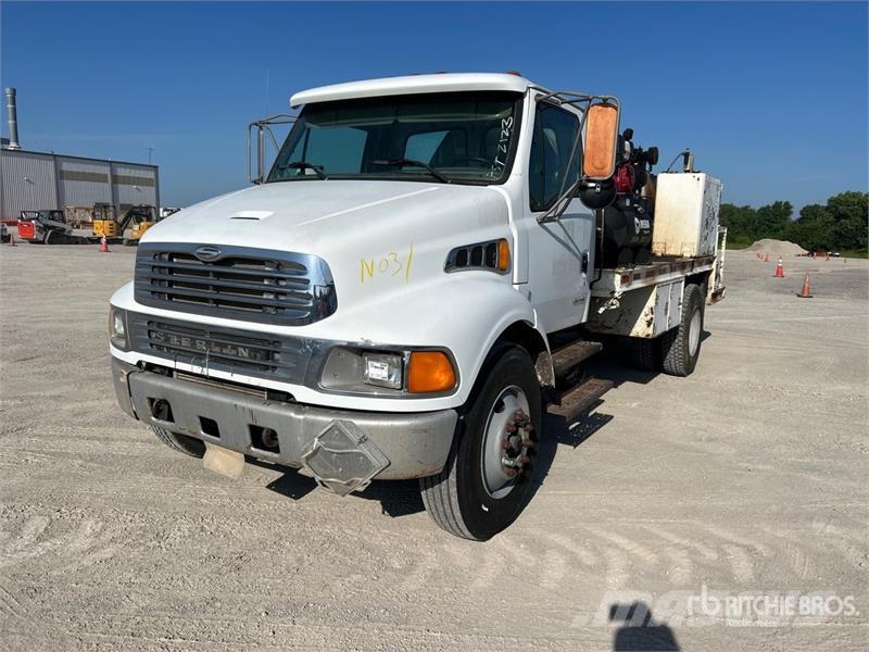 Sterling M7500 4x2 Fuel and Lube Truck Cisternové nákladné vozidlá
