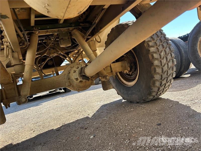 Stewart & Steveson 4x4 LMTV 4x4 Cargo Truck 傾卸式卡車