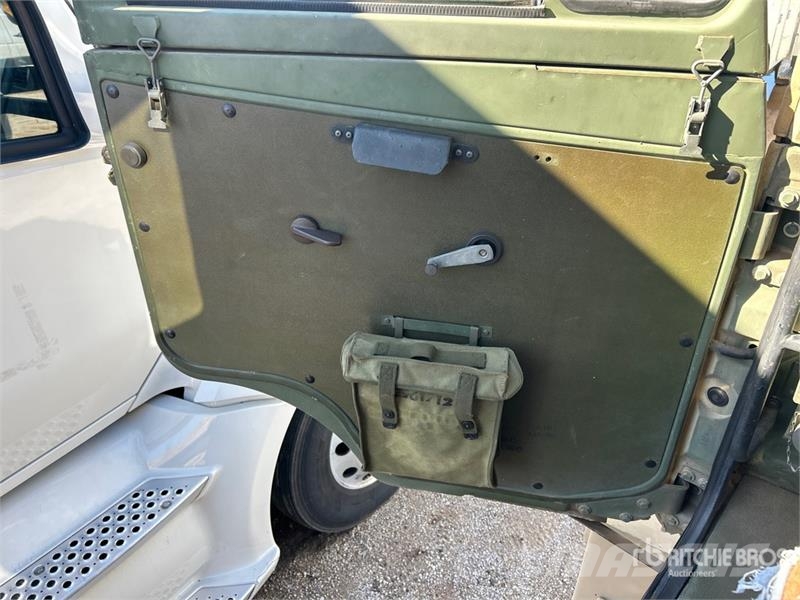 Stewart & Steveson 4x4 LMTV 4x4 Cargo Truck 傾卸式卡車