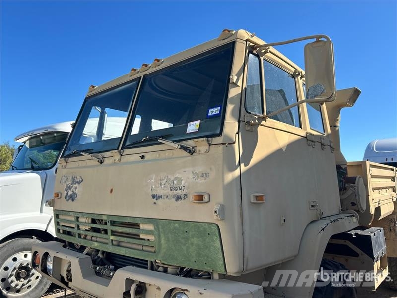 Stewart & Steveson 4x4 LMTV 4x4 Cargo Truck 傾卸式卡車