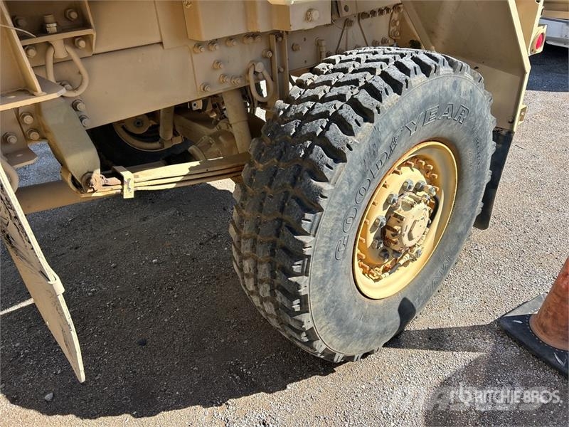 Stewart & Steveson 4x4 LMTV 4x4 Cargo Truck 傾卸式卡車