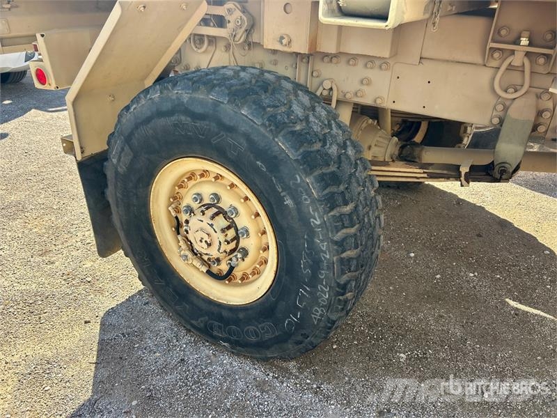 Stewart & Steveson 4x4 LMTV 4x4 Cargo Truck 傾卸式卡車