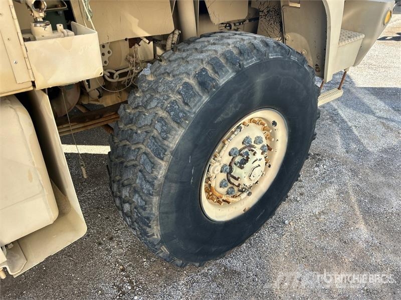 Stewart & Steveson 4x4 LMTV 4x4 Cargo Truck 傾卸式卡車
