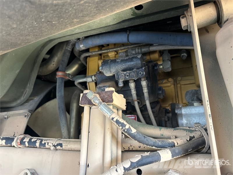 Stewart & Steveson 4x4 LMTV 4x4 Cargo Truck 傾卸式卡車