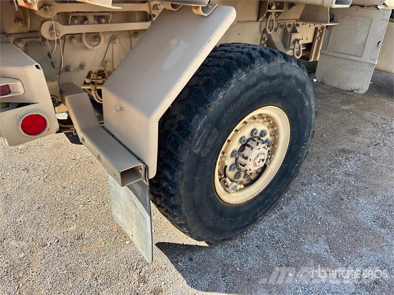 Stewart & Steveson 4x4 LMTV 4x4 Cargo Truck 傾卸式卡車