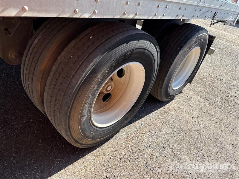 Strick 48 ft x 102 in T/A Van Trailer 厢式拖车
