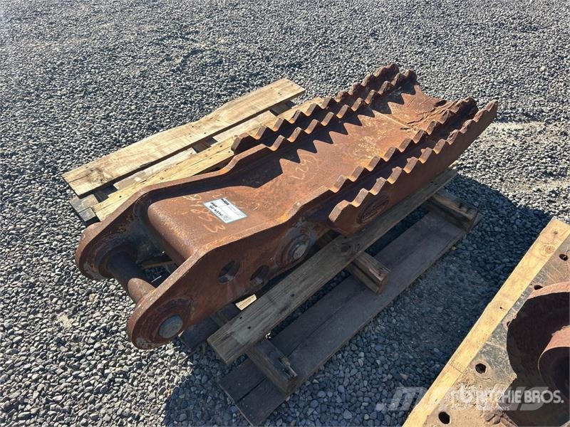 Strickland 19 in Excavator Thumb - Fits 15 to 20 ton Ковши