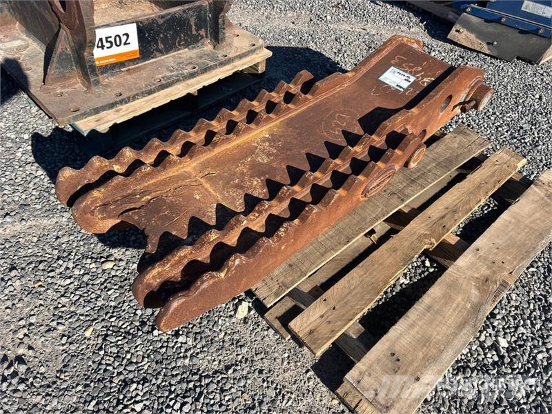 Strickland 19 in Excavator Thumb - Fits 15 to 20 ton Ковши