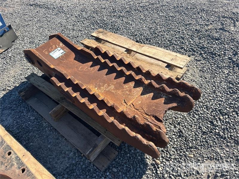 Strickland 19 in Excavator Thumb - Fits 15 to 20 ton Ковши