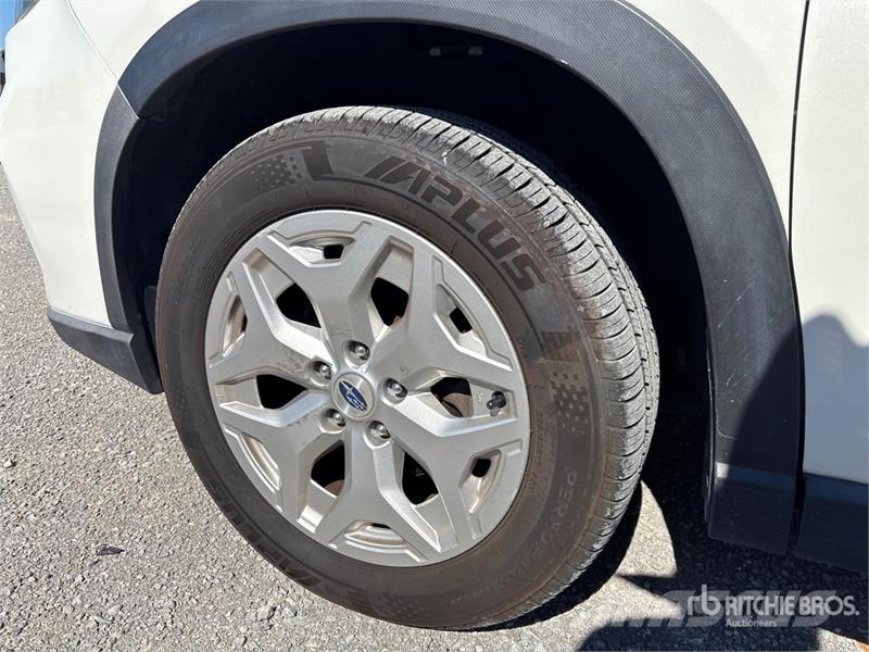 Subaru Forester AWD SUV Avtomobili