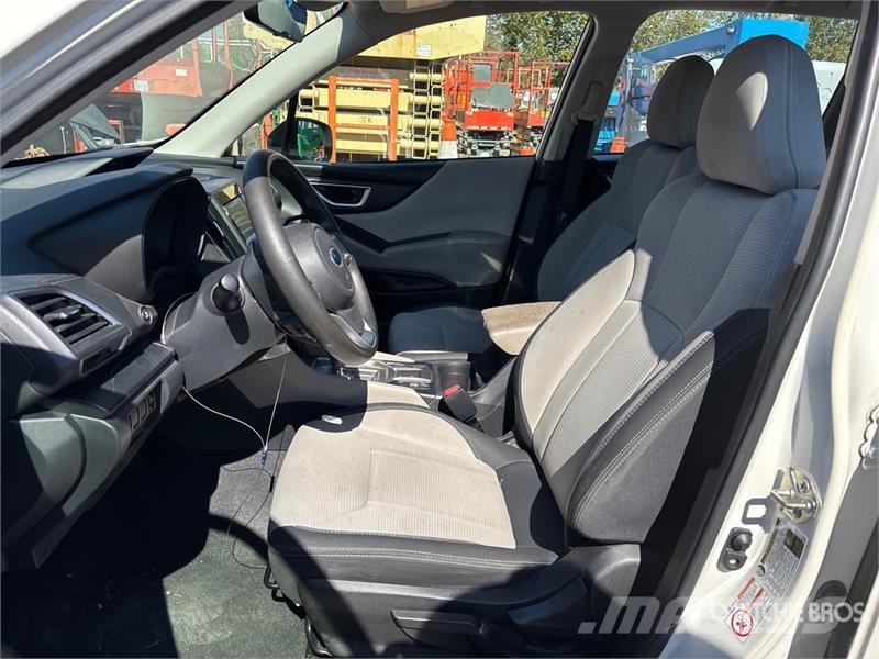 Subaru Forester AWD SUV Avtomobili