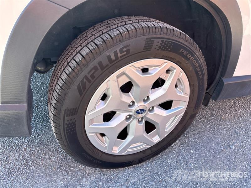 Subaru Forester AWD SUV Avtomobili
