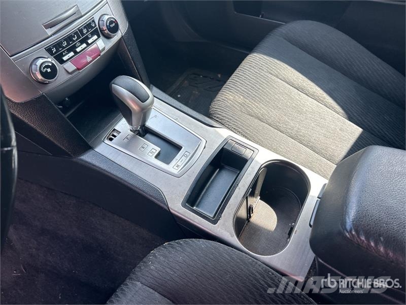 Subaru Outback AWD SUV 자동차