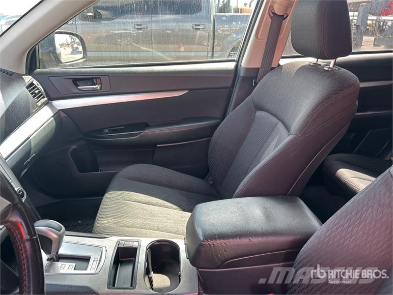 Subaru Outback AWD SUV 자동차