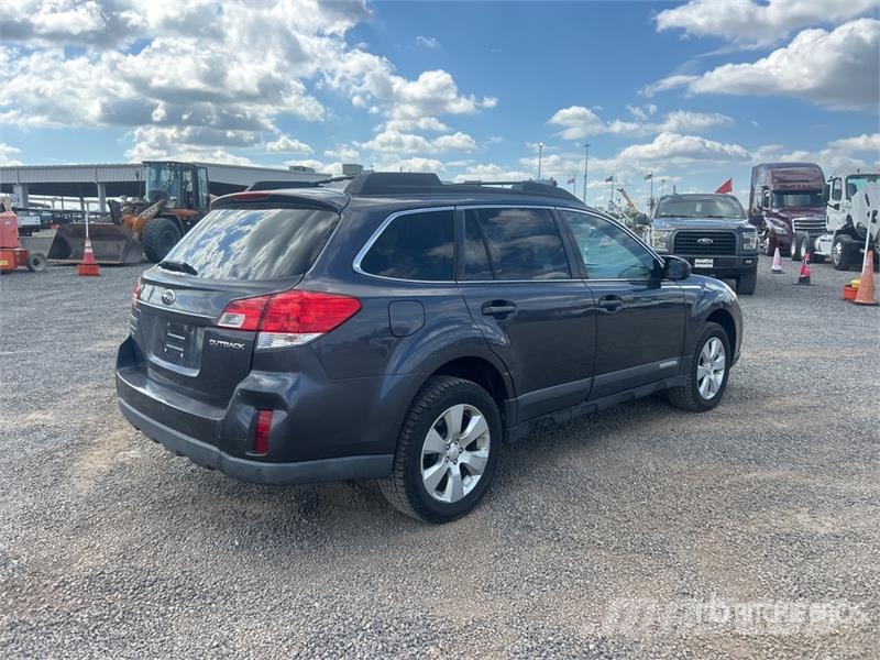 Subaru Outback AWD SUV 자동차