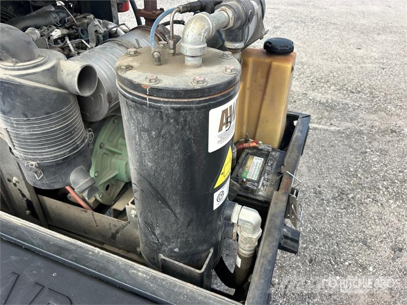 Sullair 185DPQ-KU-T3 185 cfm Mobile Air Compressor Kompresoriai