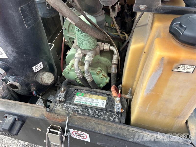 Sullair 185DPQ-KU-T3 185 cfm Mobile Air Compressor Kompresoriai