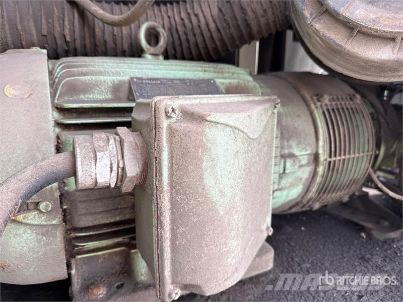 Sullair 3700 251 cfm Skid-Mounted Air Compressor Kompresory