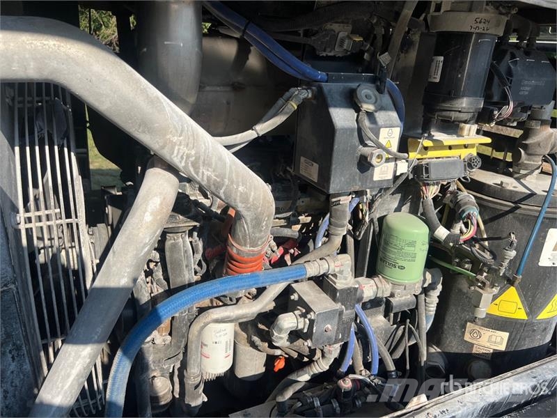 Sullair 400HDPQ-CU 400 cfm Mobile Air Compressor Compressors