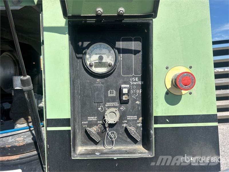 Sullair 425HDPQ-PE 425 cfm Mobile Air Compressor Kompresorji