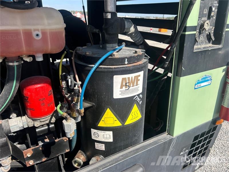 Sullair 425HDPQ-PE 425 cfm Mobile Air Compressor Kompresorji