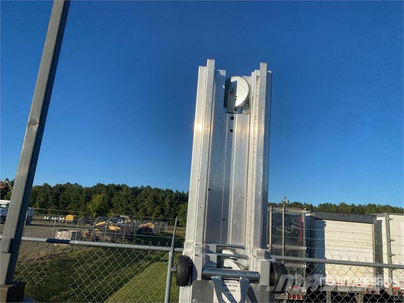 Sumner 2615 Material Hoist Підйомно-транспортне обладнання і вантажні ліфти