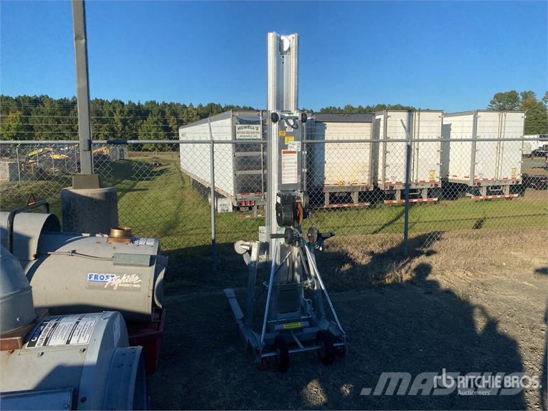 Sumner 2615 Material Hoist Підйомно-транспортне обладнання і вантажні ліфти