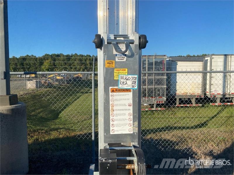Sumner 2615 Material Hoist Підйомно-транспортне обладнання і вантажні ліфти