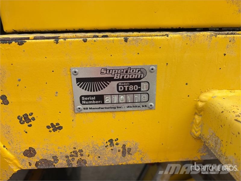 Superior Broom DT80J 扫地机