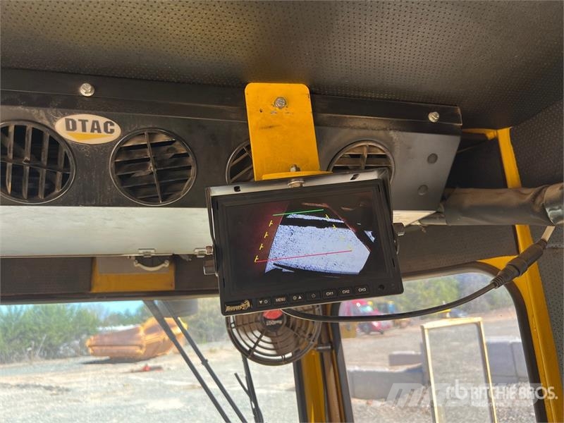 Superior SM80-K Self-Propelled Broom كناسات