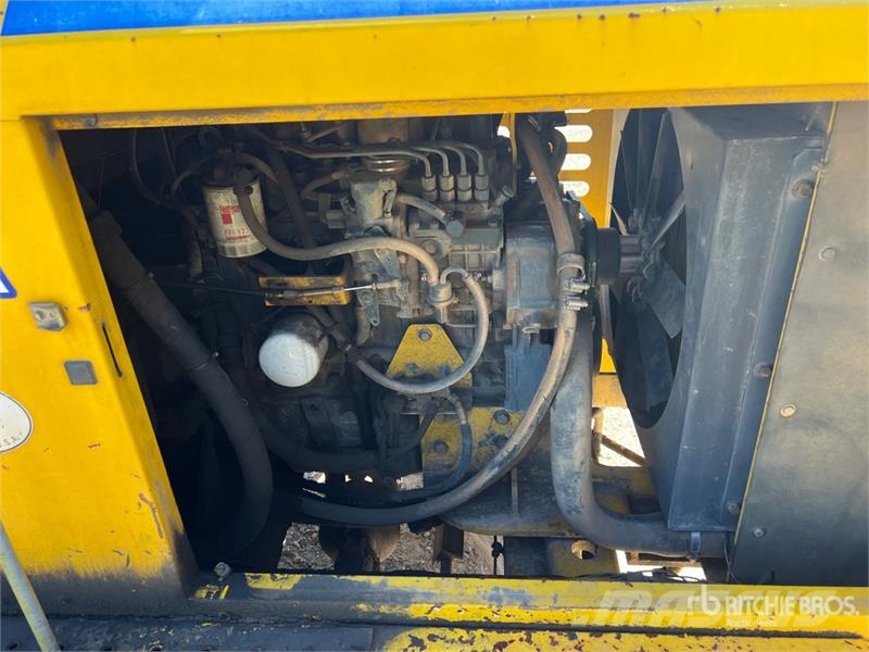 Superior SM80-K Self-Propelled Broom كناسات