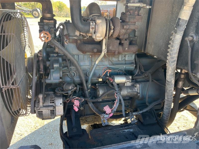  Sweepmaster SM250 Self-Propelled Broom كناسات