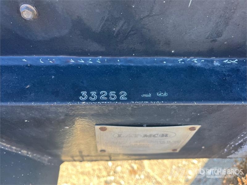  Sweepmaster SM250 Self-Propelled Broom كناسات