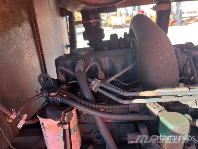  Sweepmaster SM250 Self-Propelled Broom كناسات