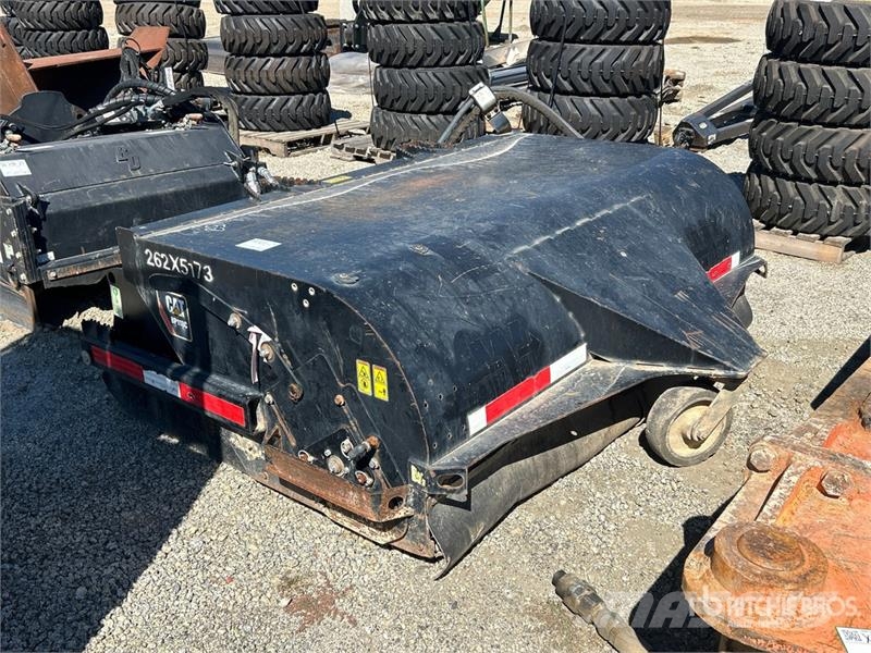 Sweepster BP118C 60 in Skid Steer Sweeper 브러쉬