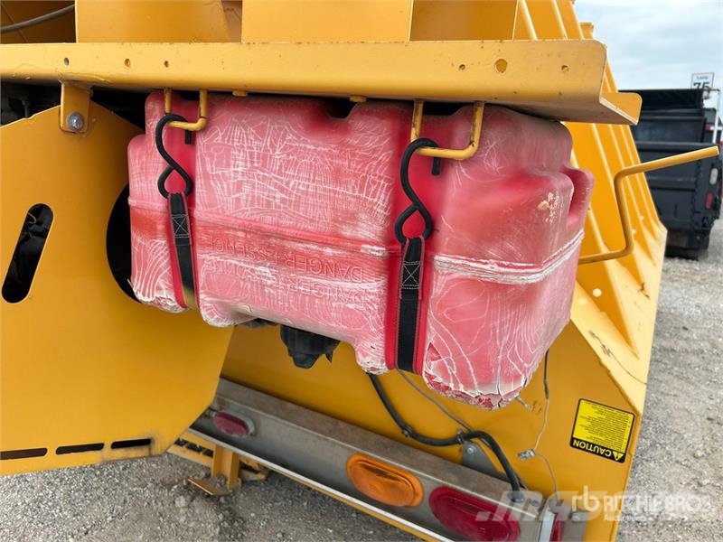 Swenson Truck Body Salt Spreader Trosilci peska in soli