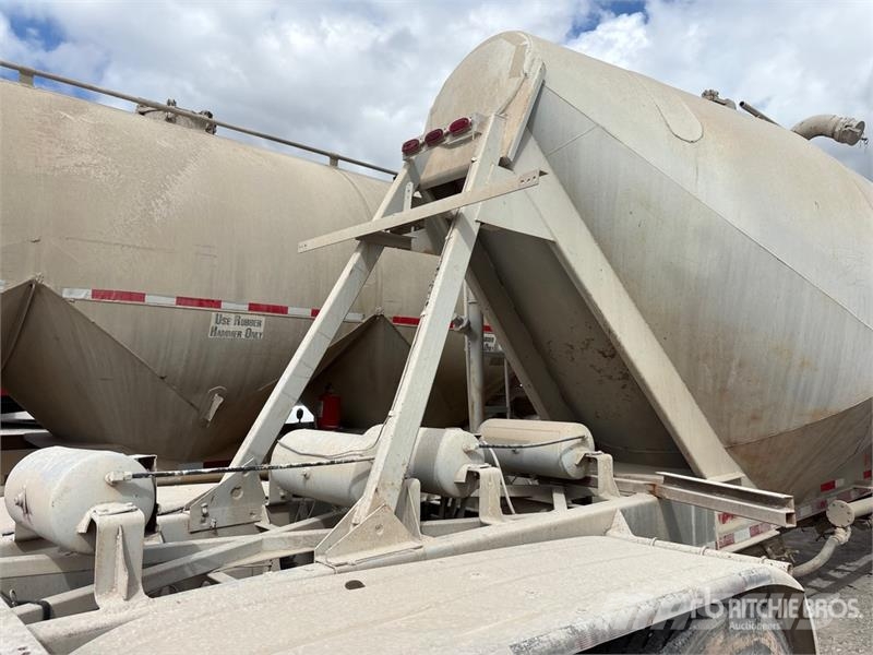 T/A Pneumatic Bulk Trailer Citas piekabes